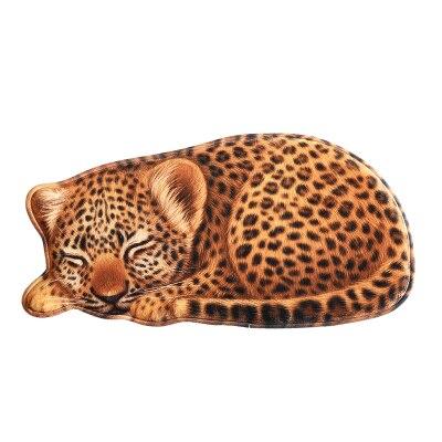 Teppich in Form eines schlafenden Geparden