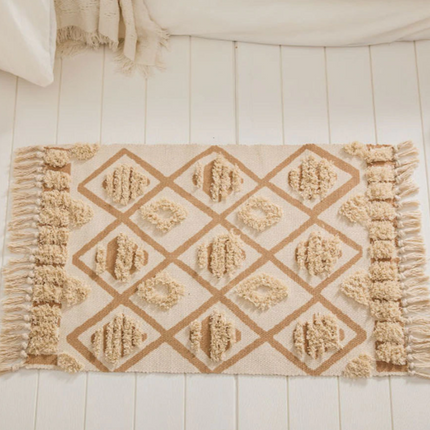 Kleiner Teppich im Berber-Stil