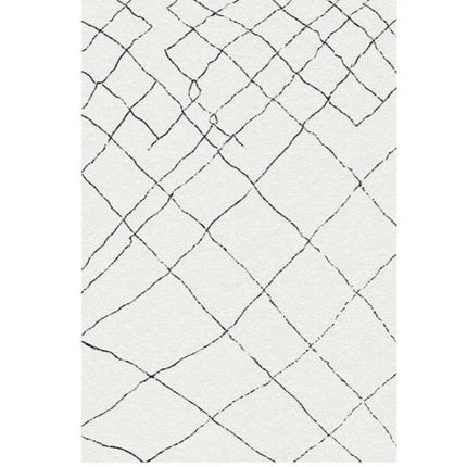 Weißer Berber Teppich mit schwarzen Linien