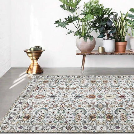 Heller Perserteppich im antiken Design