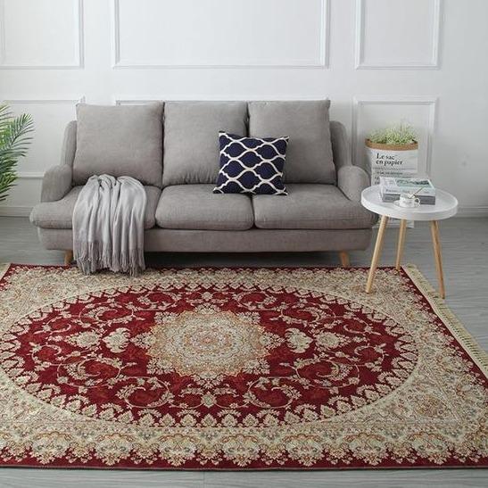 Roter Teppich im klassischen Perser-Stil